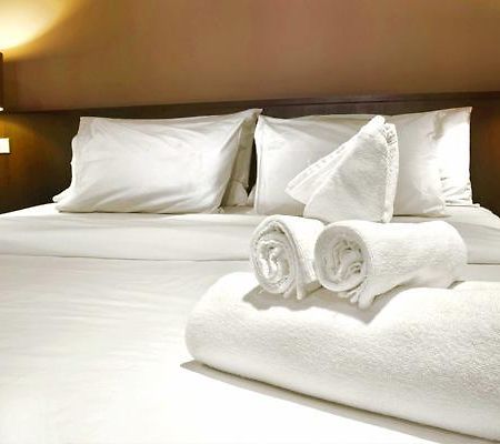 Paradise White House Villa Tower Isle Extérieur photo